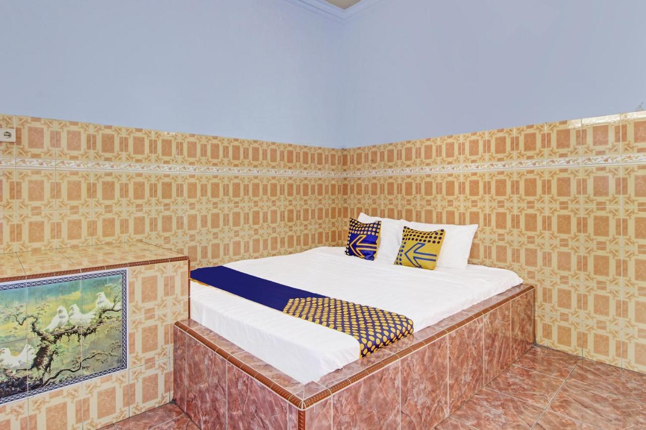 Spot On 91694 Hotel Rama Chandra Temanggung ภายนอก รูปภาพ