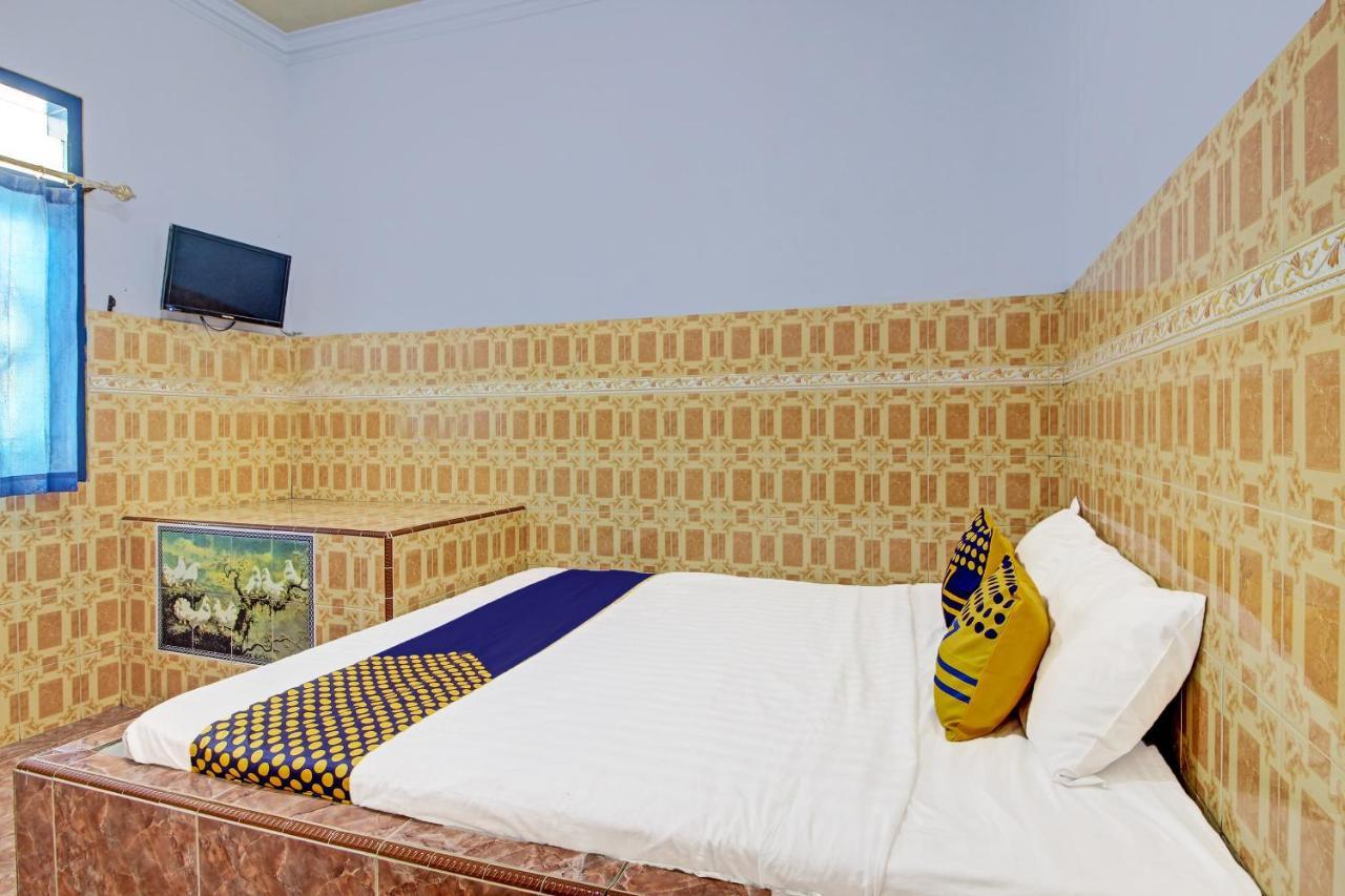 Spot On 91694 Hotel Rama Chandra Temanggung ภายนอก รูปภาพ