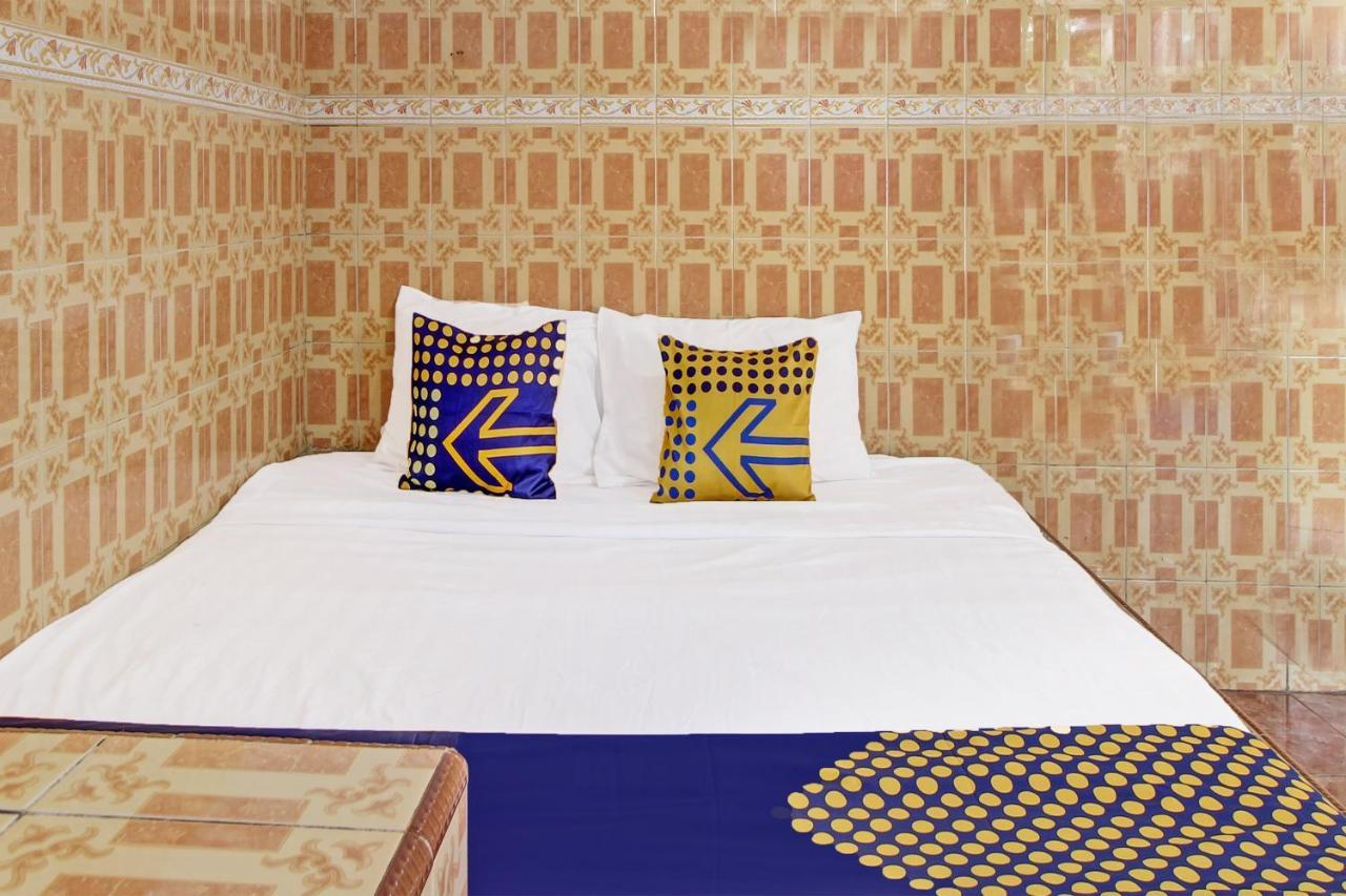 Spot On 91694 Hotel Rama Chandra Temanggung ภายนอก รูปภาพ