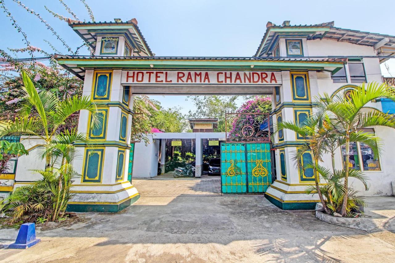 Spot On 91694 Hotel Rama Chandra Temanggung ภายนอก รูปภาพ