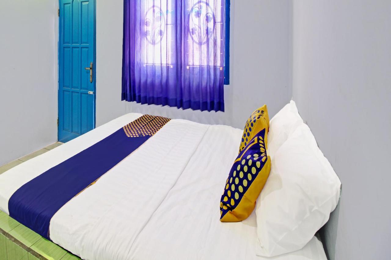 Spot On 91694 Hotel Rama Chandra Temanggung ภายนอก รูปภาพ