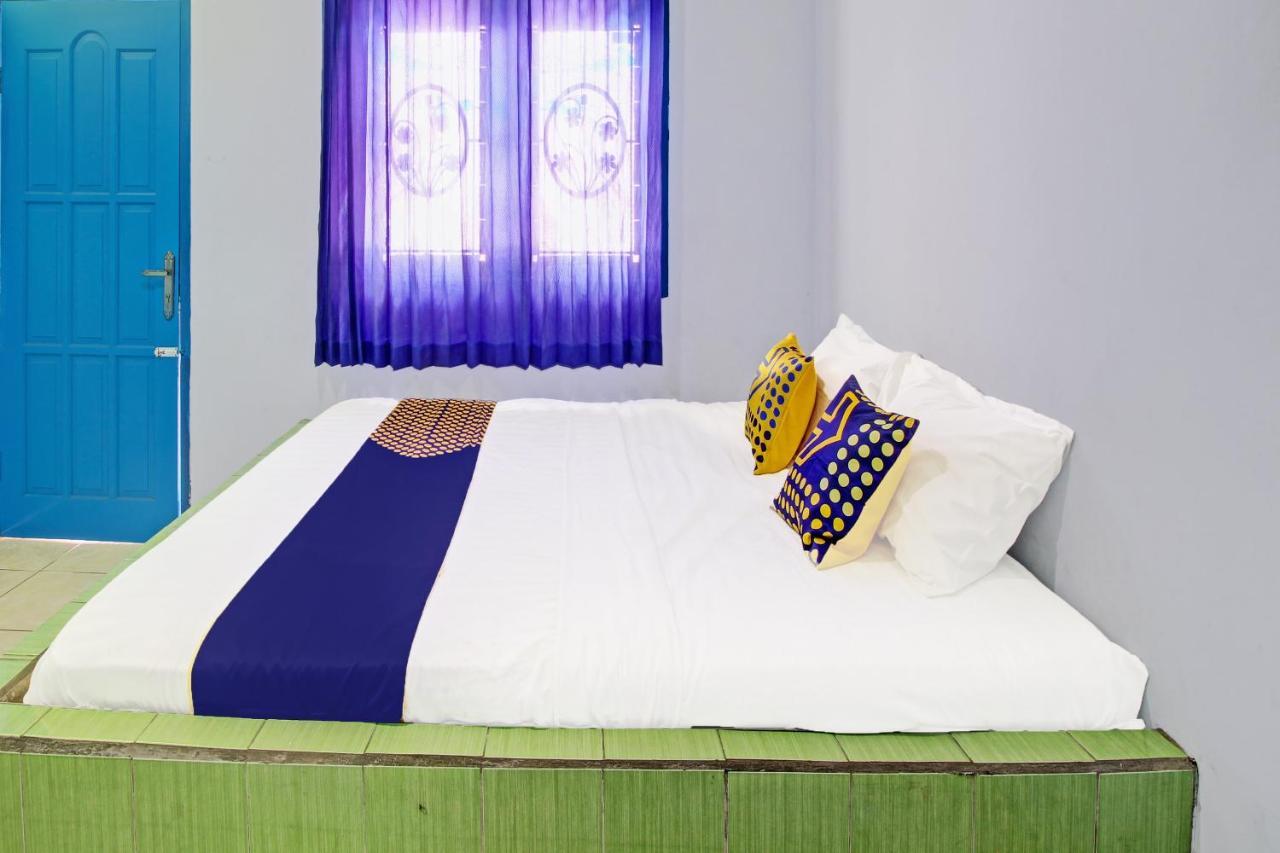 Spot On 91694 Hotel Rama Chandra Temanggung ภายนอก รูปภาพ